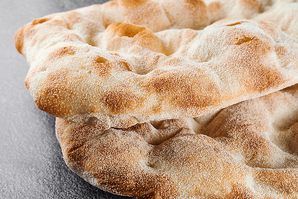 포토 JPG 해외이미지 1 접시 음식 빵 탁자 피자 요리 사람 사람없음 주방 요리사 빵집 흰색 신선 달콤 밀 굽기 준비 반죽 만들기 밀가루 밀가루반죽 덩어리 이스트 제빵사 페스츄리 핸드메이드 해외202309 해외포토 직업 식기 컬러 가구 모션 곡류 패스트푸드 서양음식 상점 맛 가루 구이 파일형식