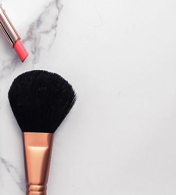 포토 JPG 해외이미지 백그라운드 사람없음 립스틱 고급 대리석 메이크업브러쉬 해외202309 해외포토 컨셉 재료 화장품 붓 파일형식