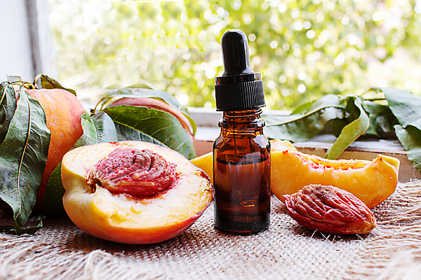 포토 JPG 해외이미지 잎 단면 사람없음 뷰티 오일 병 스포이트 천 복숭아 복숭아씨 앰플 해외202309 해외포토 식물 식기 음식 과일 씨앗 화장품 직물 피펫 파일형식