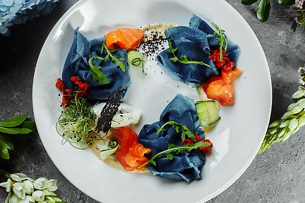 포토 JPG 해외이미지 전통 접시 음식 조각 다이어트 채소 재료 건강 어류 요리 사람없음 빨간색 초록색 식당 식사 저녁식사 흰색 신선 맛 아침식사 먹기 가득함 해산물 크림 준비 롤 부드러움 연어 레시피 훈제 팬케이크 점심식사 폭식 러시아인 스터핑 얇은 절임 짠맛 핸드메이드 크레이프 맛있는 해외202309 해외포토 서양인 식기 컬러 컨셉 모션 디저트 케이크 상점 수중동물 감각 파일형식