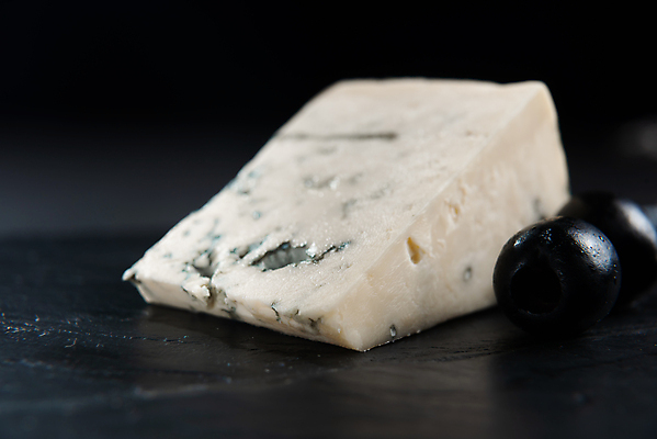 포토 JPG 해외이미지 접시 음식 조각 다이어트 재료 부분 치즈 유제품 파슬리 건강 요리 사람없음 파란색 와인 식사 블록 우유 프랑스 신선 맛 아침식사 상품 자르기 먹기 허브 유기농 올리브 냄새 부드러움 프랑스어 곰팡이 맛있는 해외202309 해외포토 식물 문자 식기 웰빙 열매 유럽 컬러 컨셉 채소 모션 주류 감각 파일형식