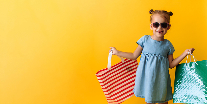 포토 JPG 해외이미지 모델 배너 응시 드레스 여자 행복 종이 얼굴 어린이 분홍색 백그라운드 크리스마스 돈 겨울 가방 가족 휴가 선물 한명 사람 쇼핑 뷰티 파티 유행 세일 귀여움 상점 봄 아기 잡기 생일 시장 구매 고객 적재 걸음마 스타일 해외202309 해외포토 1 시선 잡화 옷 계절 기념일 감정 컬러 컨셉 관계 모션 이벤트 신체부위 재산 파일형식