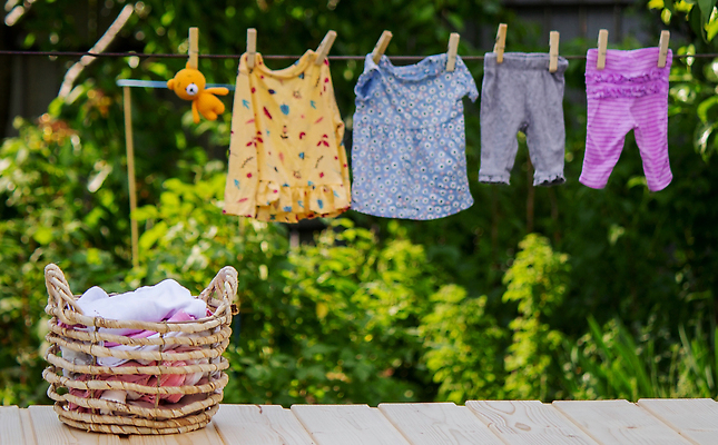 포토 JPG 해외이미지 드레스 옷 어린이 선 밧줄 백그라운드 셔츠 가사 가족 자연 하늘 건조 매달리기 소년 사람없음 야외 초록색 여름 파란색 컬러풀 장난감 태양 유행 흰색 아기 신생아 직물 신선 면 코드 빨래 빨랫줄 작음 빨래집게 카피스페이스 해외202309 해외포토 자연요소 계절 남자 줄 컬러 상의 관계 모션 집게 사람 공백 크기 생태계 파일형식