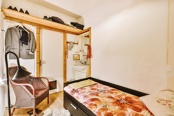 포토 JPG 해외이미지 구두 의자 선반 정장 사람없음 인테리어 문 공간 거울 방 침대 스탠드 옷걸이 세면대 해외202309 해외포토 디자인 옷 가구 신발 조명 파일형식