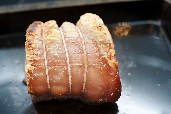 포토 JPG 해외이미지 음식 육류 돼지고기 요리 사람없음 굽기 준비 단백질 해외202309 해외포토 식재료 구이 영양소 파일형식