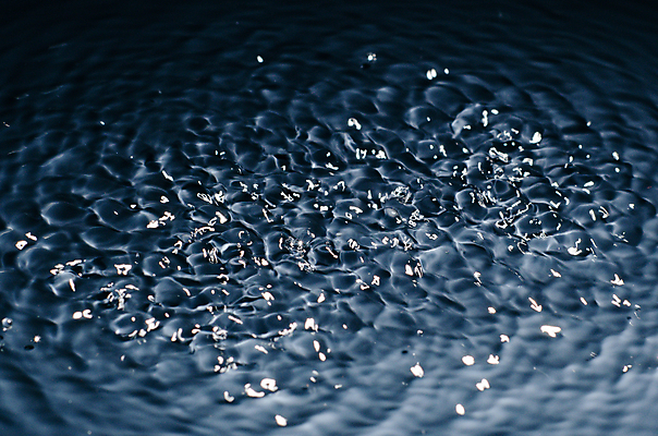 포토 JPG 해외이미지 호수 물결 파도 바다 컬러 하늘색 백그라운드 패턴 자연 표면 추상 사람없음 물 파란색 빛 강 햇빛 태양 반사 우주 환경 수중 수영 스파 회색 젖음 흰색 연못 신선 투명 액체 스노클링 떨어짐 아래 진동 순수 묘사 질감 엘리먼트 해외202309 해외포토 자연요소 컨셉 무늬 수상스포츠 방향 생태계 위치 파일형식