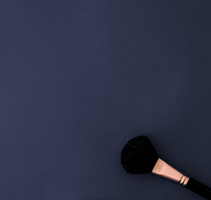 포토 JPG 해외이미지 사람없음 하이앵글 화장품 남색 오브젝트 메이크업브러쉬 카피스페이스 해외202309 해외포토 뷰포인트 컬러 뷰티 공백 붓 파일형식