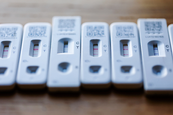 포토 JPG 해외이미지 의료기기 영국 잉글랜드 건강 사람없음 건강관리 장비 실험실 바이러스 결과 질병 분석 속도 긍정 감염 발견 조립 돌봄 전염병 줄서기 많음 코로나바이러스 해외202309 해외포토 유럽 컨셉 의학 모션 실험 관리 파일형식