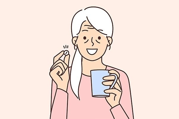 EPS 해외이미지 여자 노년 행복 할머니 일러스트 한명 들기 상반신 물 알약 물컵 보여주기 노인여자한명만 해외202309 해외일러스트 자연요소 1 감정 모션 사람 성인 컵 약 여자한명만 노인여자만 파일형식 벡터