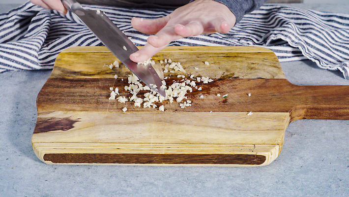 포토 JPG 해외이미지 음식 채소 도마 마늘 창조 미술 취미 사람없음 자르기 유기농 DIY 프로젝트 핸드메이드 해외202309 해외포토 웰빙 모션 주방용품 문화예술 파일형식