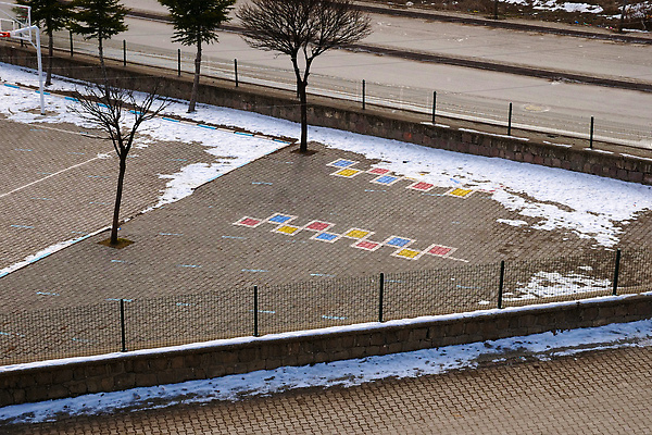 포토 JPG 해외이미지 선 학교 놀이 거리 바닥 사람없음 야외 숫자 페인트 게임 보행로 놀이터 아스팔트 분필 해외202309 해외포토 문자 교육 도로 길 초크 파일형식