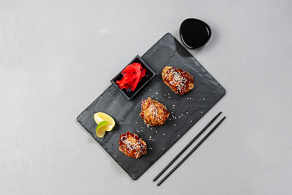 포토 JPG 해외이미지 전통 접시 음식 텍스트 젓가락 태국 고추 건강 육류 요리 씨앗 동양인 사람없음 갈색 주방 일본 식사 저녁식사 치킨 중국 튀김 뜨거움 달콤 맛 그릴 먹기 깨 라임 후추 점심식사 항공촬영 대두 플랫레이 카피스페이스 맛있는 해외202309 해외포토 식물 식기 아시아 뷰포인트 컬러 컨셉 채소 과일 식재료 모션 주방용품 수저 인종 공백 조미료 플랫 향신료 닭고기요리 파일형식