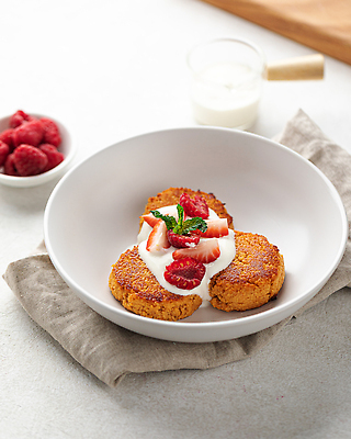 포토 JPG 해외이미지 접시 열매 음식 탁자 디저트 요리 사람없음 세로 식당 식사 튀김 달콤 맛 아침식사 설탕 굽기 메뉴 시골집 팬케이크 페스츄리 맛있는 해외202309 해외포토 식물 식기 빵 가구 컨셉 주택 케이크 상점 구이 파일형식