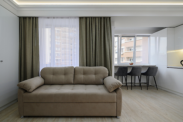 포토 JPG 해외이미지 디자인 가구 백그라운드 거실 의자 창문 가족 전등 새로움 아파트 주택 사람없음 내부 장식 소파 우주 주방 식사 기계 방 장비 흰색 커튼 플랫 고급 수리 작음 큼 캐비닛 천장 합판 주도 개조 안락 비어있는 해외202309 해외포토 컬러 생활용품 컨셉 관계 조명 건물 예절 크기 사물함 파일형식