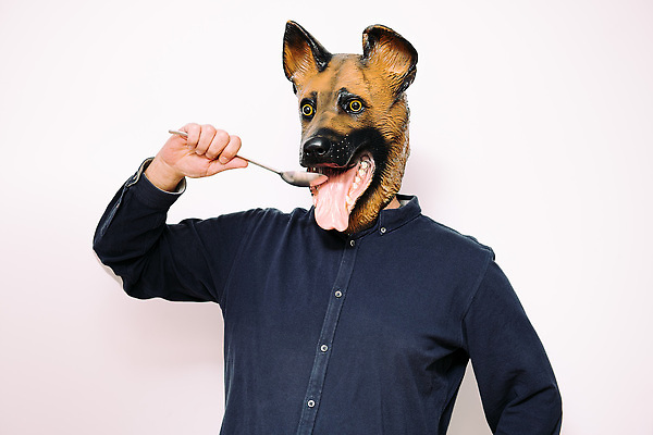 포토 JPG 해외이미지 동물 모델 디자인 행복 얼굴 장난 상상 건강 가면 한명 사람 반려동물 파티 머리 식사 흰색 축하 유머 괴짜 개 강아지 먹기 기아 배고픔 만족 긍정 수의사 송곳니 가면무도회 고립 돌봄 라텍스 수유 식욕 영양분 해외202309 해외포토 1 감정 컬러 컨셉 포유류 모션 이벤트 신체부위 의사 치아 사회이슈 무도회 파일형식