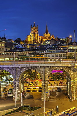 포토 JPG 해외이미지 유럽 종교 여행 건축양식 하늘 사람없음 건물 도시풍경 성당 교회 일몰 새벽 도시 역사 도심 야간 스위스 타운 스카이라인 고딕 랜드마크 옛날 해외202309 해외포토 자연요소 건축물 건축 나라 종교건축 풍경 노을 파일형식