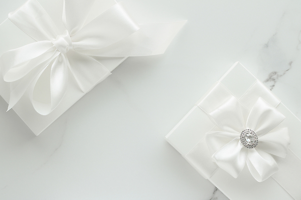 포토 JPG 해외이미지 리본 포장 사람없음 선물상자 흰색 오브젝트 대리석 해외202309 해외포토 컬러 재료 선물 상자 파일형식