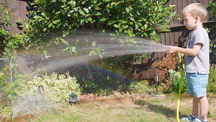 포토 JPG 해외이미지 나무 라이프스타일 손 행복 실루엣 어린이 포즈 농업 가족 모션 자연 놀이 휴가 주택 사랑 한명 사람 소년 야외 초록색 물 태양 환경 정원 봄 기쁨 캔 떨어짐 분수 분무기 호스 뒤뜰 땅바닥 밭일 생태학 스프링쿨러 스플래쉬 해외202309 해외포토 자연요소 식물 1 계절 교육 남자 감정 산업 컬러 컨셉 관계 바닥 촬영기법 건물 생활 신체부위 생태계 파일형식