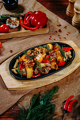 포토 JPG 해외이미지 전통 식기 손 음식 채소 재료 감자 건강 육류 요리 사람없음 장식 세트 주방 식당 식사 저녁식사 치킨 버섯 소고기 튀김 신선 뜨거움 맛 그릴 스케치 먹기 사인 속도 메뉴 소금 후추 성분 프랑스어 점심식사 맛있는 해외202309 해외포토 문자 컨셉 식재료 모션 주방용품 미술 신체부위 상점 향신료 닭고기요리 파일형식