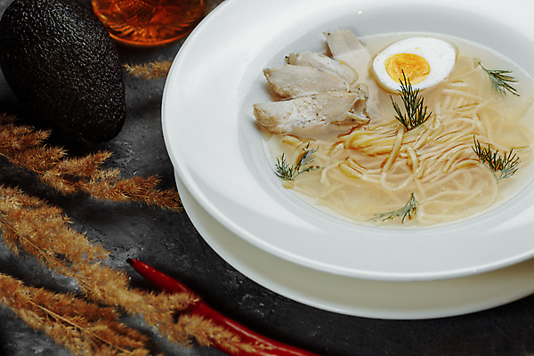 포토 JPG 해외이미지 전통 접시 음식 빵 백그라운드 다이어트 채소 탁자 양파 파스타 따뜻함 파슬리 건강 육류 요리 사람없음 초록색 노란색 숟가락 식사 저녁식사 치킨 당근 흰색 시골 신선 면 뜨거움 액체 사발 맛 수프 메뉴 국수 냅킨 점심식사 핸드메이드 맛있는 해외202309 해외포토 식기 컬러 가구 컨셉 식재료 뿌리채소 서양음식 수저 면류 사기그릇 닭고기요리 파일형식