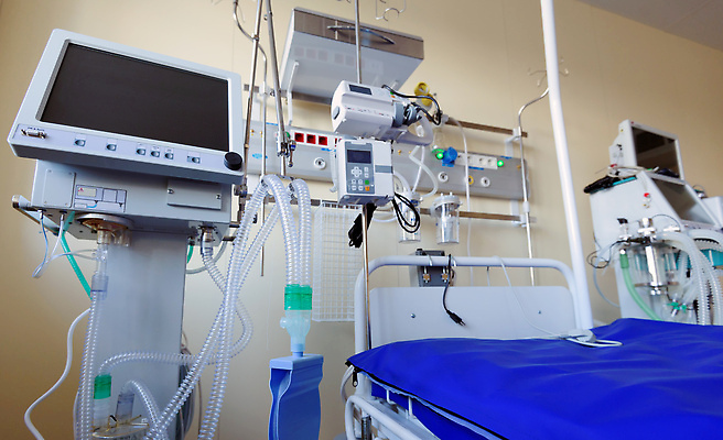 포토 JPG 해외이미지 건강 병원 사람없음 치료 전자제품 약 모니터 방 장비 환자 의사 기구 긴급 죽음 수술 맥박 질병 사건 감시 외과 테라피 기관 돌봄 심장병 제어 치유 해외202309 해외포토 의학 모션 컴퓨터 뷰티 의료진 파일형식