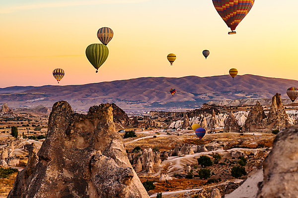 포토 JPG 해외이미지 컬러 여행 교통시설 하늘 휴가 풍경 사람없음 야외 컬러풀 파티 바구니 맑음 축제 일몰 경쟁 낭만 자유 축하 뜨거움 만화 비행선 풍선 해외202309 해외포토 교통 컨셉 날씨 이벤트 노을 시설 파일형식