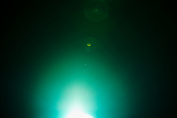 포토 JPG 해외이미지 별 백그라운드 오렌지 자국 하늘 아침 추상 사람없음 그래픽 파란색 빛 햇빛 태양 반사 노란색 카메라 우주 디지털 검은색 일몰 행성 광선 흰색 점 뜨거움 야간 큼 필름 질감 스포트라이트 파열 노려봄 내추럴 광학 효과 해외202309 해외포토 주간 자연요소 컬러 무늬 과일 표정 전자제품 노을 크기 파일형식