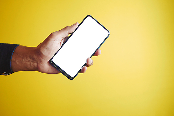 포토 JPG 해외이미지 남자 손가락 사람없음 스크린 터치 잡기 메시지 연결 전화기 스마트 전자 소셜 터치스크린 1인칭시점 인터랙티브 크로마키 해외202309 해외포토 손 시선 컨셉 모션 사람 파일형식