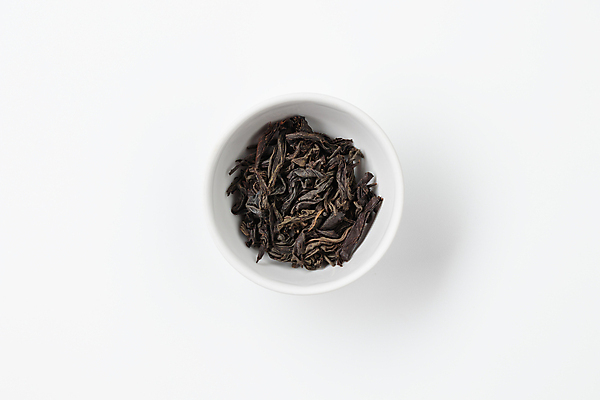 포토 JPG 해외이미지 식물 음료 음식 잎 재료 건조 건강 씨앗 사람없음 초록색 약 검은색 흰색 양념 허브 향신료 유기농 흙더미 고립 오레가노 해외202309 해외포토 웰빙 컬러 의학 흙 향미료 파일형식 더미