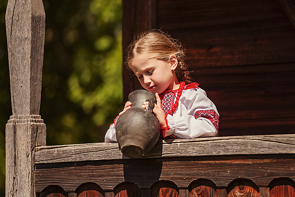 포토 JPG 해외이미지 백인 전통 라이프스타일 옷 딸 행복 감정 유럽 문화 얼굴 어린이 여행 백그라운드 한명 미소 사람 여러명 뷰티 유행 맑음 축제 유치원 자유 흰색 아기 직물 상품 심볼 양귀비 자수 아일랜드 애국심 독립기념일 우크라이나 전국 핸드메이드 맛있는 해외202309 해외포토 서양인 1 교육 기념일 꽃 나라 컬러 다수 컨셉 가족 날씨 표정 생활 신체부위 독립 파일형식