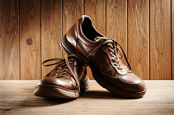 포토 JPG 해외이미지 라이프스타일 옷 남자 신발 발 부츠 사람없음 목재 갈색 유행 걷기 수확 쌍 클래식 우아함 널 가죽 오브젝트 복고 고립 옛날 운동화끈 조이기 중고 스타일 힙스터 유일 해외202309 해외포토 나무 패션 컬러 컨셉 농업 재료 모션 사람 생활 신체부위 끈 파일형식