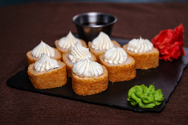 포토 JPG 해외이미지 전통 접시 음식 백그라운드 휴가 디저트 치즈 건강 요리 사람없음 장식 초록색 갈색 노란색 쿠키 식당 일본 식사 초밥 빵집 축하 신선 달콤 맛 아침식사 설탕 두루마리 굽기 고추냉이 먹기 해산물 크림 연어 점심식사 대두 핸드메이드 맛있는 해외202309 해외포토 식기 아시아 컬러 컨셉 모션 유제품 어류 상점 양념 구이 일본음식 파일형식