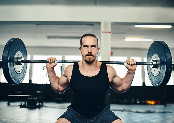 포토 JPG 해외이미지 남자 근육 한명 들기 상반신 성인 앞모습 운동 헬스장 자신감 역기 성인남자한명만 스쿼트 해외202309 해외포토 1 감정 뷰포인트 모션 건강 사람 헬스 남자한명만 성인남자만 파일형식 운동자세