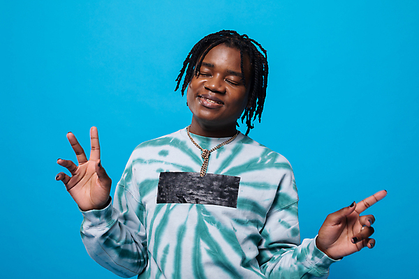 포토 JPG 해외이미지 학생 행복 음악 휴식 짧은머리 실내 관리 한명 미소 근접촬영 소년 성인 파란색 머리 손들기 소리 찡그림 집중 만족 파란배경 바쁨 뮤지컬 성인남자만 해외202309 해외포토 1 헤어스타일 남자 감정 어린이 뷰포인트 컬러 백그라운드 컨셉 모션 문화예술 표정 사람 내부 신체부위 남자만 성인만 파일형식