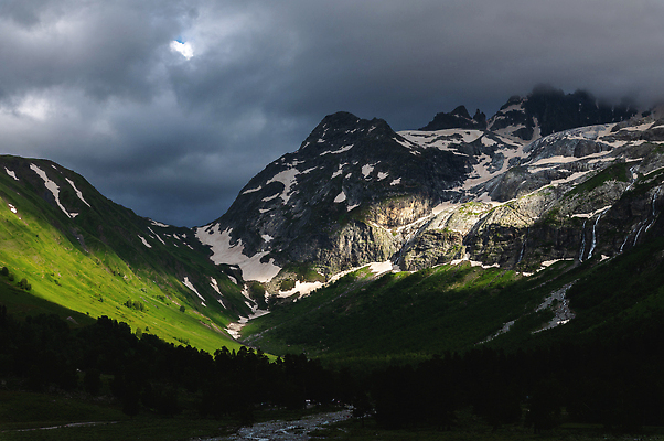 포토 JPG 해외이미지 유럽 여행 백그라운드 자연 하늘 휴가 산 파노라마 사람없음 야외 초록색 물 강 뷰티 골짜기 계곡 얼음 봄 폭포 하이킹 정상 숲 언덕 러시아 장면 절정 해외202309 해외포토 자연요소 계절 나라 컬러 레저 촬영기법 생태계 파일형식