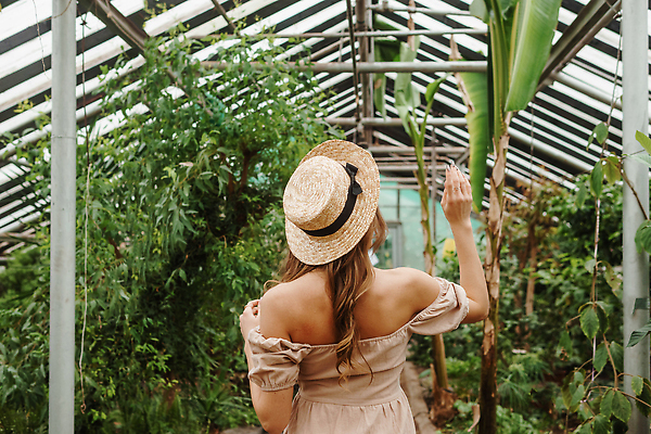 포토 JPG 해외이미지 식물 백인 직업 여자 꽃 행복 컨셉 농업 채소 청소년 자연 노동자 실내 건강 한명 사람 취미 초록색 환경 상점 정원 흙 수확 성장 잡기 농부 창고 미녀 에코 친환경 원예 유지 채소밭 돌봄 묘목 밭일 온실 원예사 그리너리 중소기업 해외202309 해외포토 서양인 나무 1 감정 산업 컬러 밭 회사 모션 내부 미인 생태계 파일형식 트랜드컬러