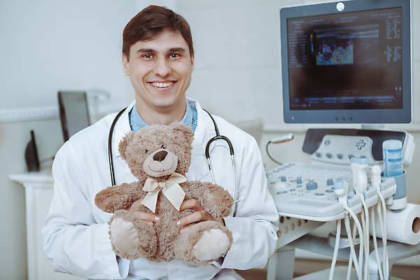 포토 JPG 해외이미지 직업 행복 어린이 노동자 건강 병원 한명 치료 장난감 약 건강관리 스크린 기계 곰인형 시험 환자 의사 아기 업무 도움 기술자 질병 분석 서비스 테라피 보험 돌봄 소아과의사 스캐너 헬프 해외202309 해외포토 1 교육 감정 인형 컨셉 의학 모션 관리 사람 뷰티 의료진 작업 파일형식