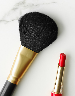 포토 JPG 해외이미지 백그라운드 사람없음 립스틱 고급 대리석 메이크업브러쉬 해외202309 해외포토 컨셉 재료 화장품 붓 파일형식