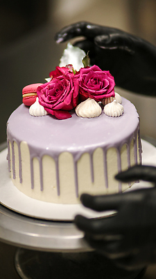 포토 JPG 해외이미지 전통 손 유럽 음식 분홍색 장갑 캘리그라피 손가락 발렌타인데이 사탕 사람없음 장식 뷰티 귀여움 케이크 식당 요리사 공백 생일 화려 컵케이크 굽기 크림 묘사 사인 회전 버터 마카롱 설정 프랑스어 무스 반투명 파스텔톤 레터링 해외202309 해외포토 직업 문자 잡화 기념일 나라 컬러 컨셉 데이이벤트 디저트 신체부위 상점 구이 파일형식