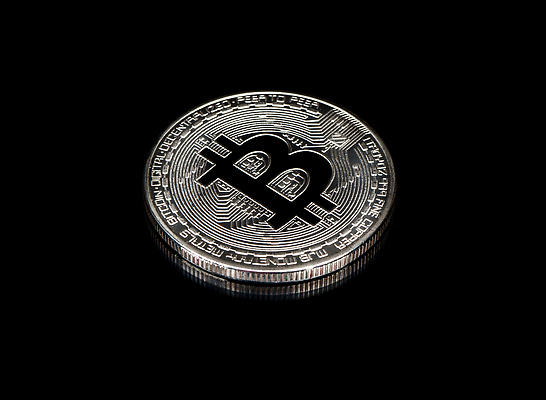 포토 JPG 해외이미지 백그라운드 컨셉 돈 인터넷 비즈니스 사람없음 금융 경제 농장 금속 디지털 동전 검은색 웹 어둠 시장 황금 암호 구매 은색 발굴 심볼 사인 상업 만들기 전자 토막 전자상거래 마더보드 가상 해외202309 해외포토 컬러 농업 모션 재질 쇼핑 재산 파일형식