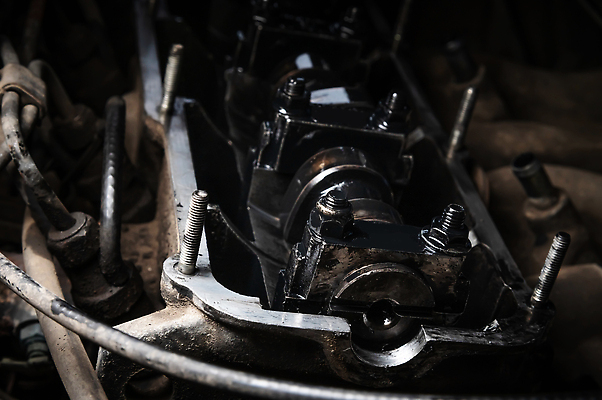 포토 JPG 해외이미지 산업 과학 백그라운드 부분 자동차 사람없음 머리 금속 기계 블록 수리 휘발유 서비스 부드러움 엔진 모터 유지 깨짐 실린더 옛날 자동 차고 철강 해외202309 해외포토 육상교통 컨셉 재질 신체부위 감각 석유 파일형식