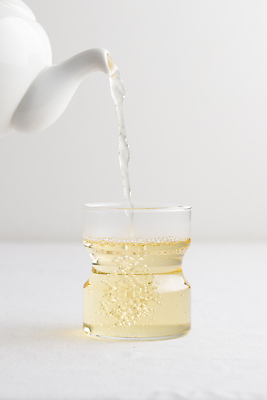 포토 JPG 해외이미지 음료 컨셉 유리 탁자 아침 사람없음 컵 카페 머그컵 흰색 뜨거움 액체 아침식사 냄비 녹차 해외202309 해외포토 주간 식기 컬러 가구 재질 차_음료 상점 식사 솥 파일형식