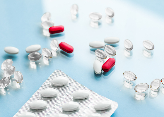 포토 JPG 해외이미지 건강 사람없음 치료 알약 여러개 의료용품 낟알 약국 오브젝트 영양제 해외202309 해외포토 다수 의학 의료기기 약 파일형식