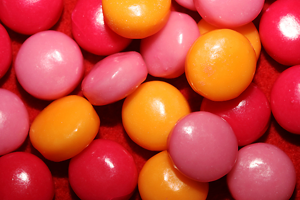 포토 JPG 해외이미지 분홍색 근접촬영 사람없음 주황색 혼합 껌 가득함 빨간배경 해외포토 뷰포인트 컬러 백그라운드 빨간색 파일형식