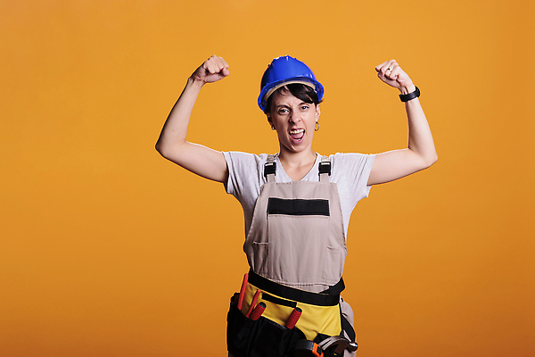 포토 JPG 해외이미지 여자 한명 상반신 성인 앞모습 힘 안전모 건축가 건축업자 성인여자한명만 해외포토 직업 1 건축 뷰포인트 사람 헬멧 안전장비 여자한명만 성인여자만 파일형식