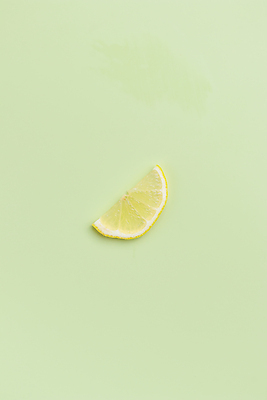 포토 JPG 해외이미지 음식 조각 다이어트 과일 자연 귤 건강 사람없음 초록색 노란색 주스 신선 자르기 레몬 유기농 녹색배경 고립 숙성 해외202309 해외포토 웰빙 음료 컬러 백그라운드 모션 생태계 파일형식