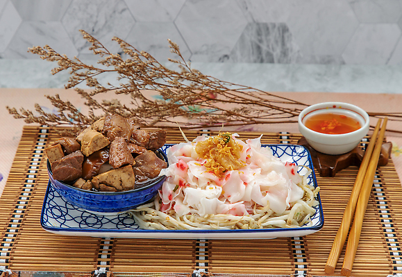 포토 JPG 해외이미지 전통 아시아 음식 다이어트 재료 젓가락 새우 건강 육류 돼지고기 요리 사람없음 뷰티 중식 식사 저녁식사 양념 맛 아침식사 먹기 향신료 메뉴 국수 두부 밀가루 레시피 점심식사 핸드메이드 맛있는 해외202309 해외포토 나라 컨셉 식재료 모션 수저 갑각류 면류 가루 향미료 파일형식