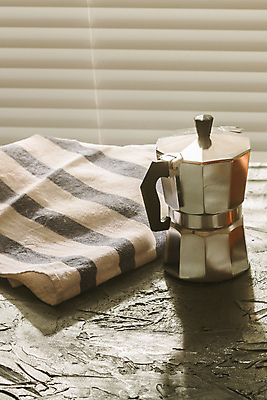 포토 JPG 해외이미지 아침 사람없음 블라인드 아침식사 커피포트 오브젝트 브런치 해외202309 해외포토 주간 주전자 식사 커튼 파일형식