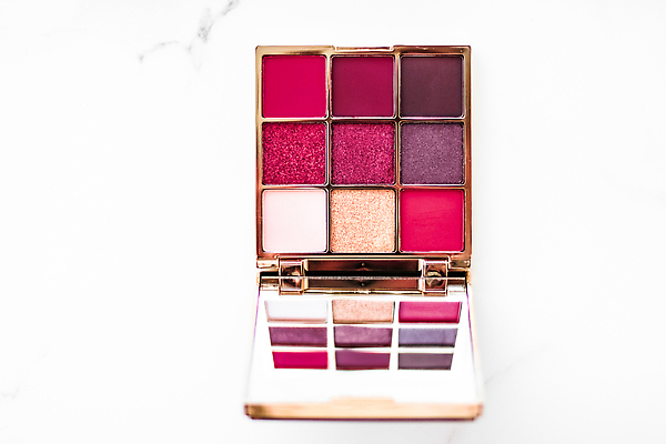 포토 JPG 해외이미지 백그라운드 사람없음 세트 뷰티 화려 대리석 아이섀도 해외202309 해외포토 컨셉 재료 화장품 파일형식