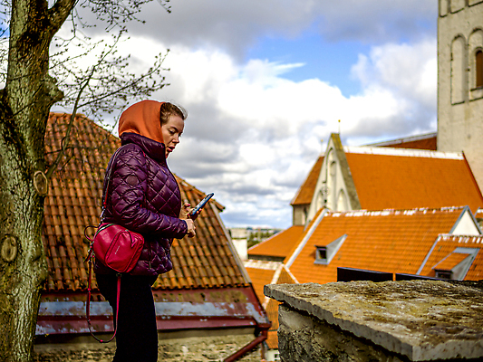 포토 JPG 해외이미지 모델 직업 여행 지도 사업가 손가락 놀이 모바일 세포 한명 사람 스마트폰 핸드폰 유행 카메라 기쁨 자유 게임 막대기 승차 지중해 스마트 검색 그림 흥분 기회 정사각형 슛 방문 온라인 일반 고용 비명 셀프 힙스터 해외202309 해외포토 도형 1 손 패션 감정 바다 컨셉 모션 전자제품 스마트기기 구직 채용 파일형식
